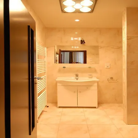 Hotel Ubytovaci Komplex Leo 3*